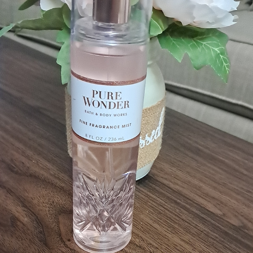 Bath & Body Works Pure Wonder Mist - Pink & White 8oz